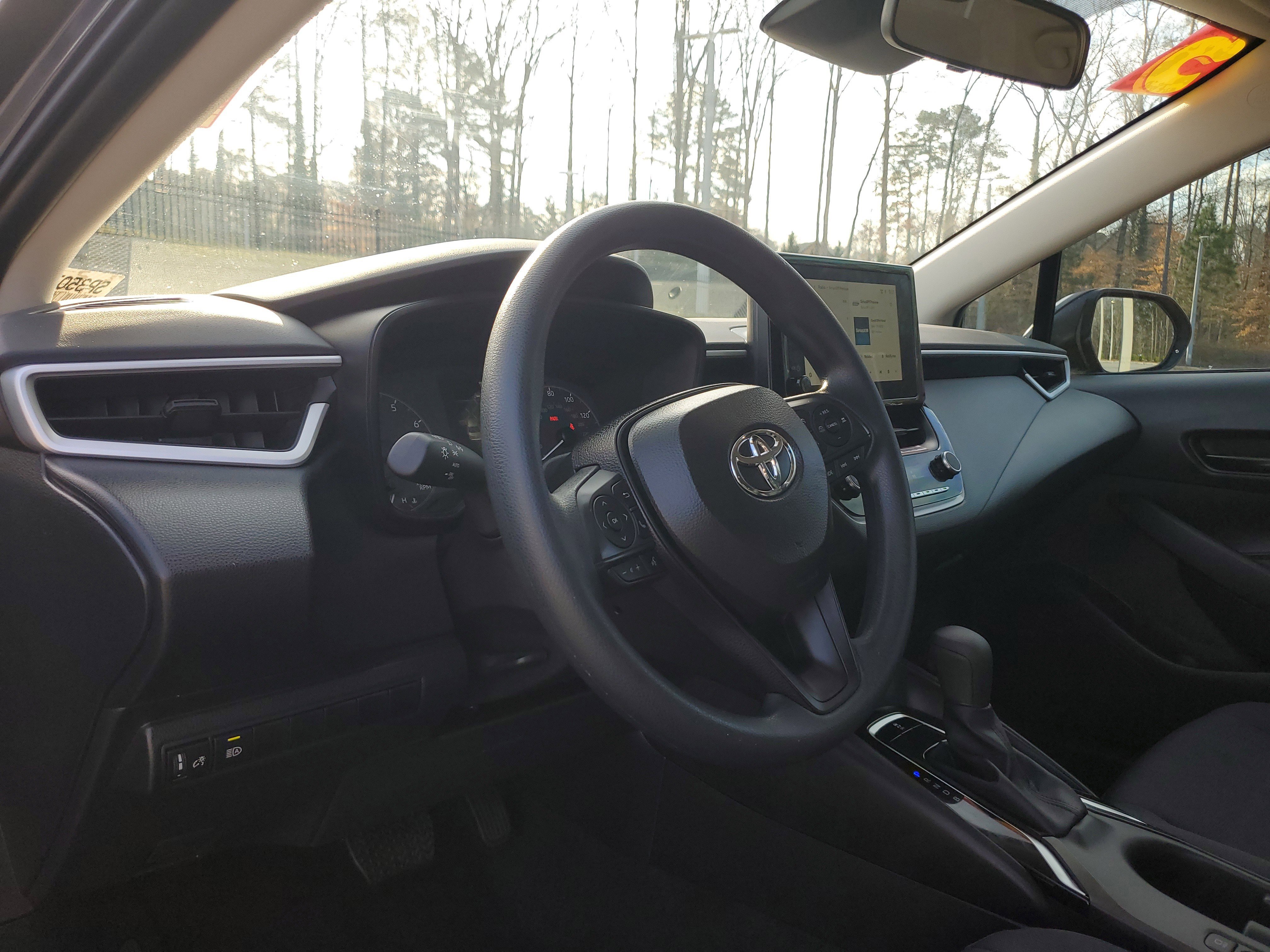 Used 2025 Toyota Corolla LE image 15