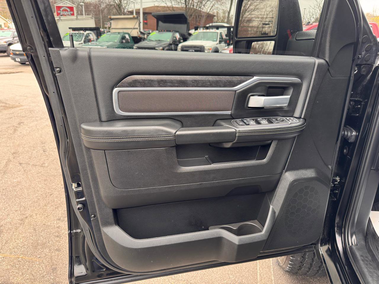Used 2024 RAM 2500 Big Horn w/ Night Edition image 24