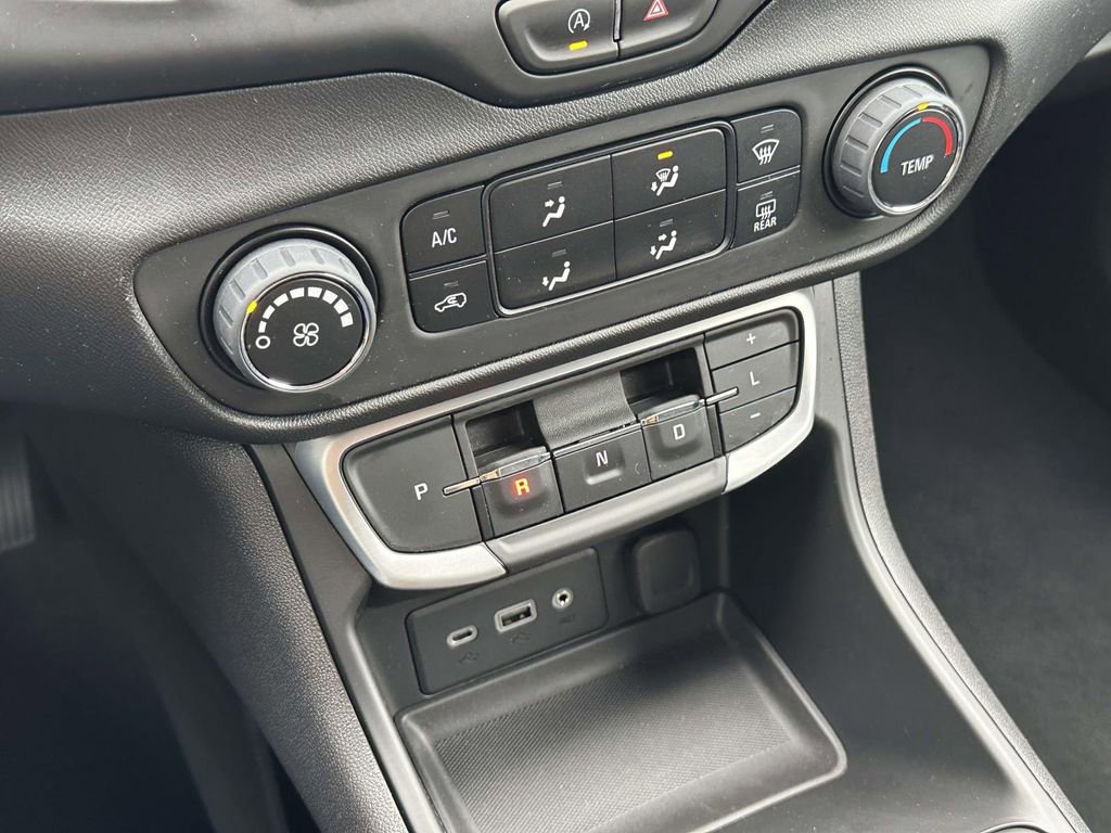 Certified 2023 GMC Terrain SLE image 27