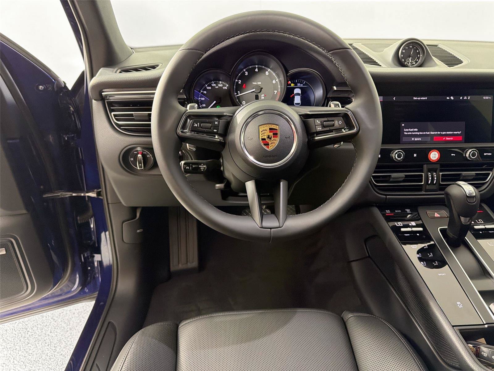 Certified 2026 Porsche Macan Turbo AWD/4WD image 18