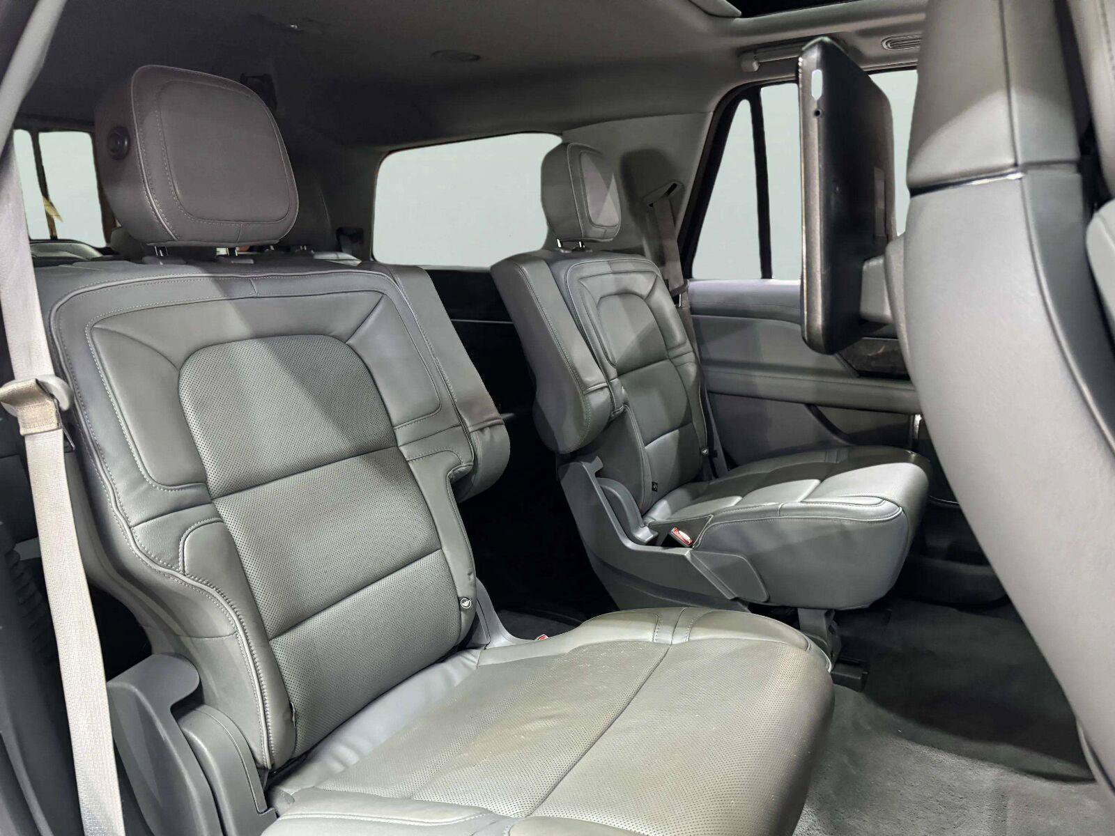 Used 2018 Lincoln Navigator Reserve w/ Technology Package AWD/4WD image 35