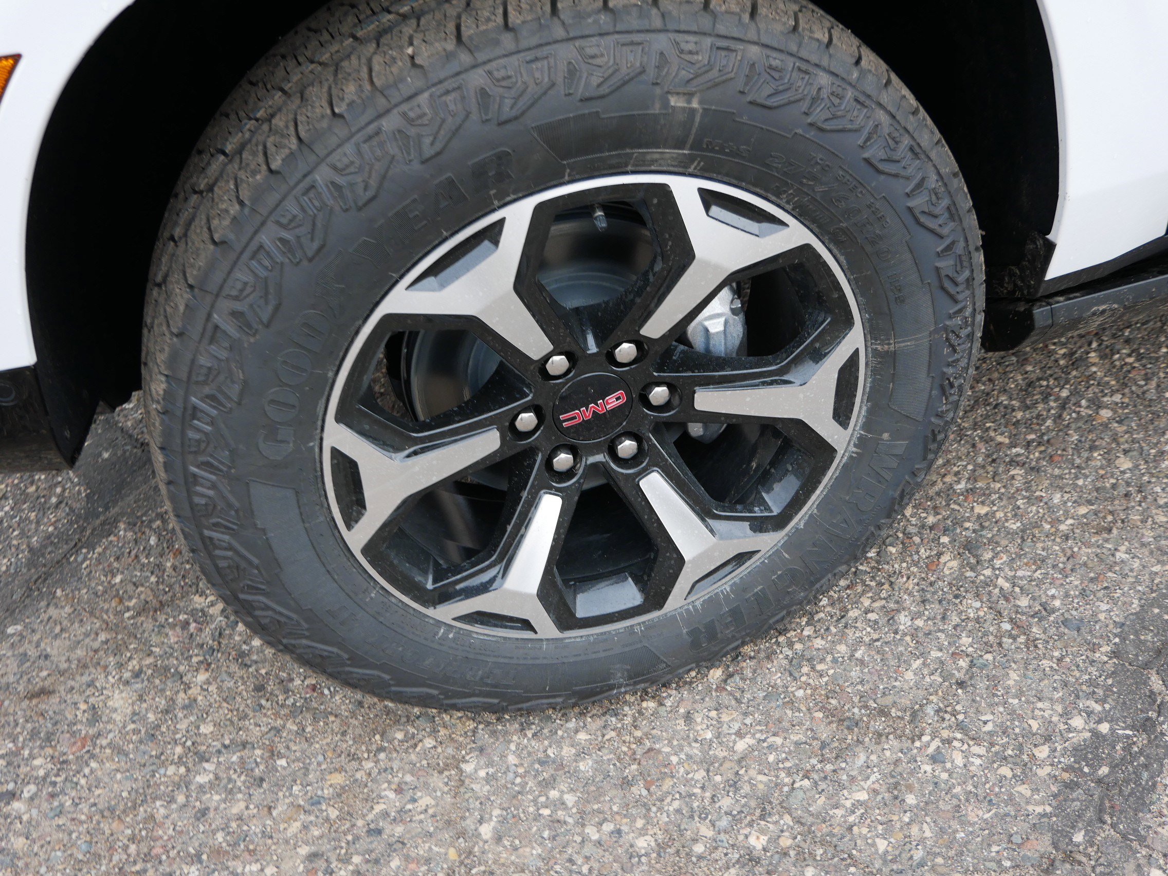 New 2026 GMC Yukon AT4 image 9
