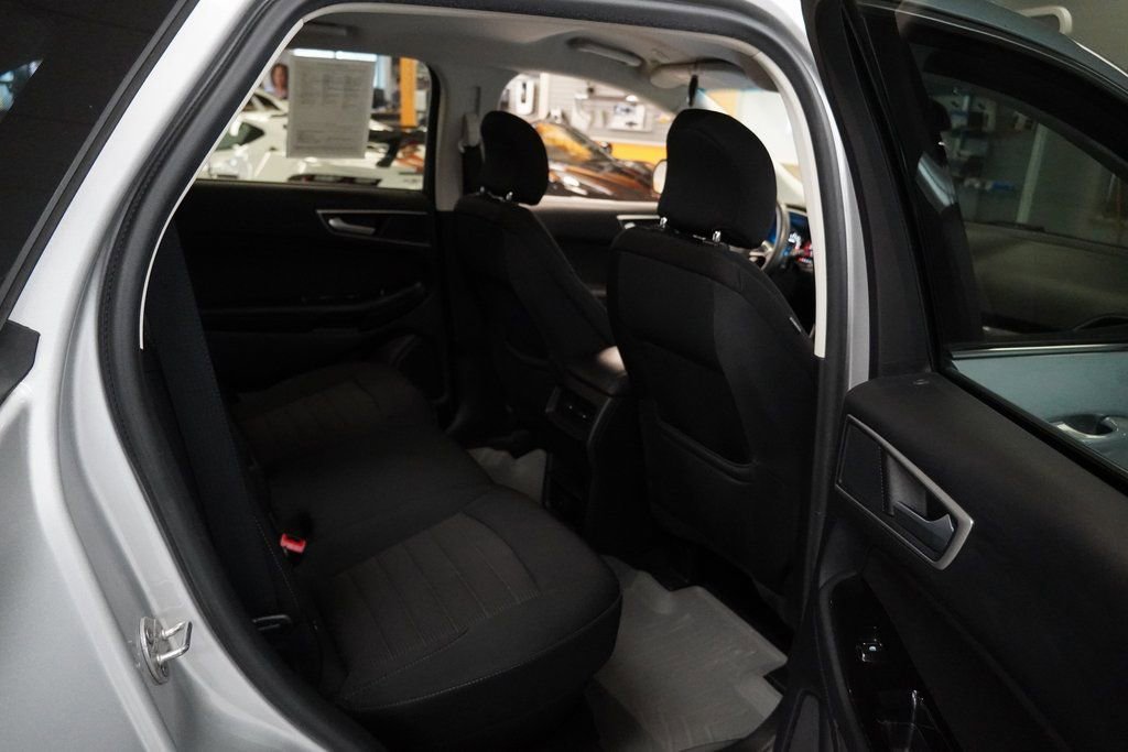 Used 2019 Ford Edge SEL image 23
