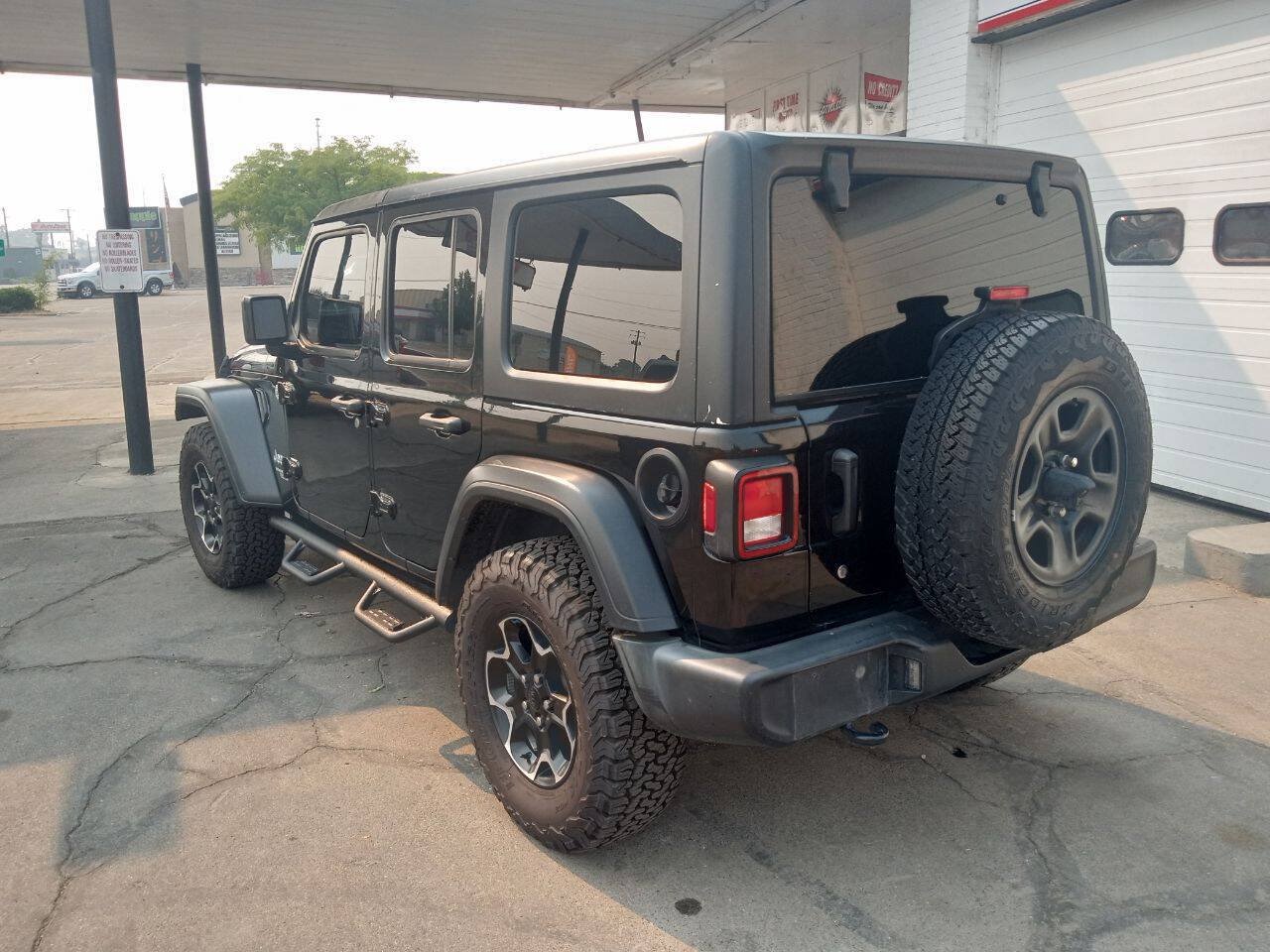 Used 2018 Jeep Wrangler Unlimited Sport AWD/4WD image 4