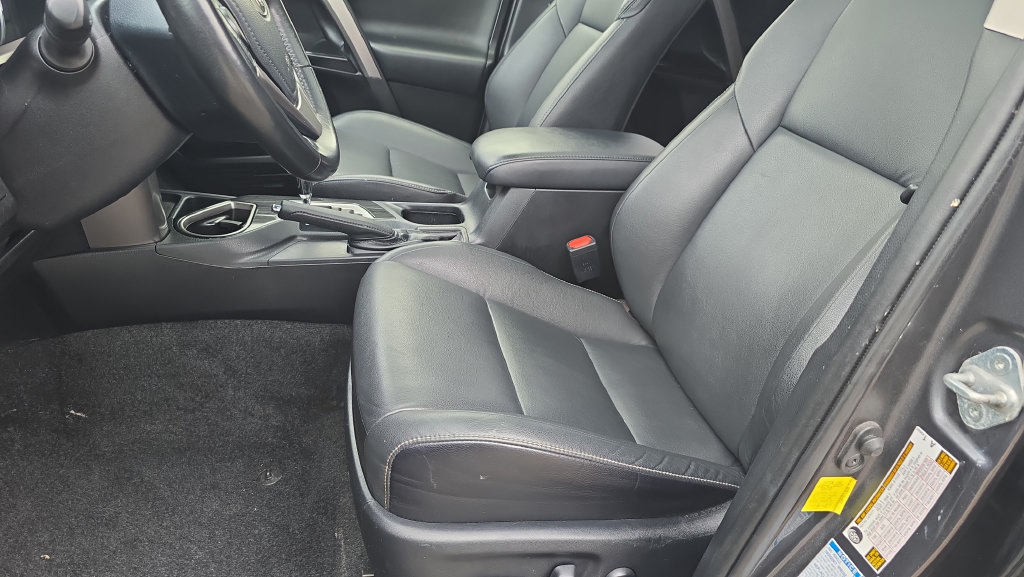 Used 2018 Toyota RAV4 Limited w/ Advanced Technology Package AWD/4WD image 14