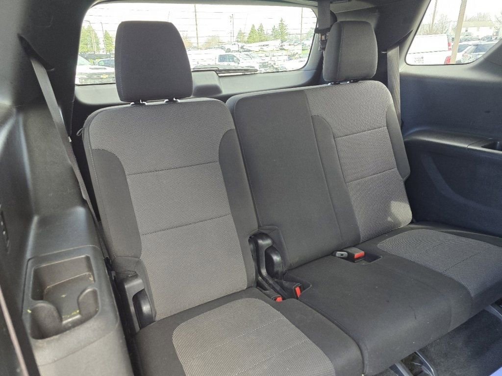Used 2023 Chevrolet Traverse LT w/ Midnight/Sport Edition image 17