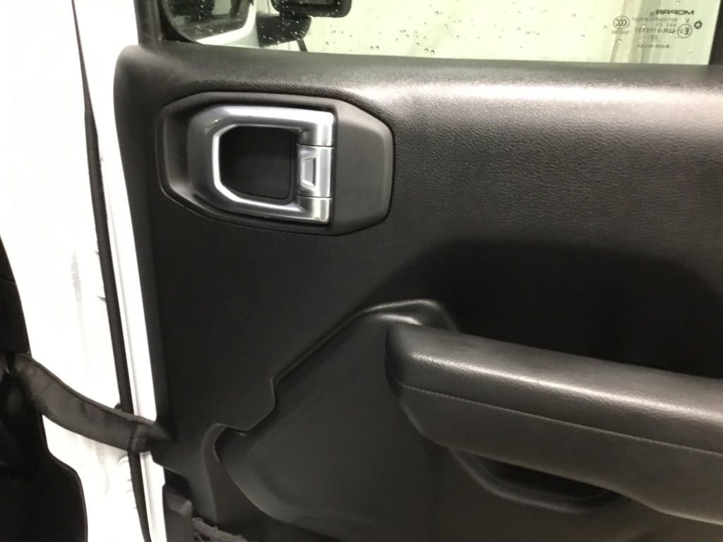 Used 2023 Jeep Wrangler Sport image 21