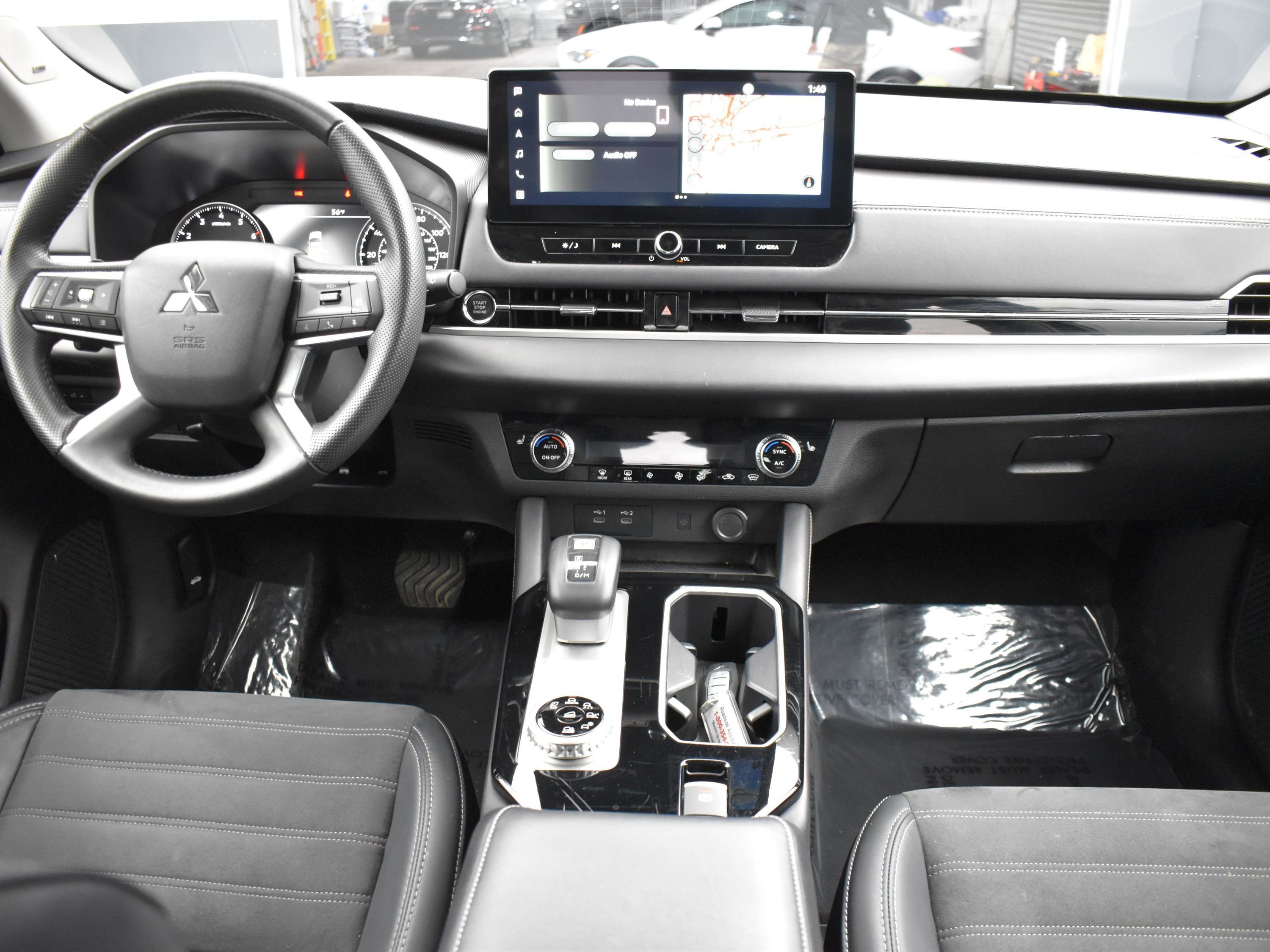 Used 2025 Mitsubishi Outlander AWD image 15