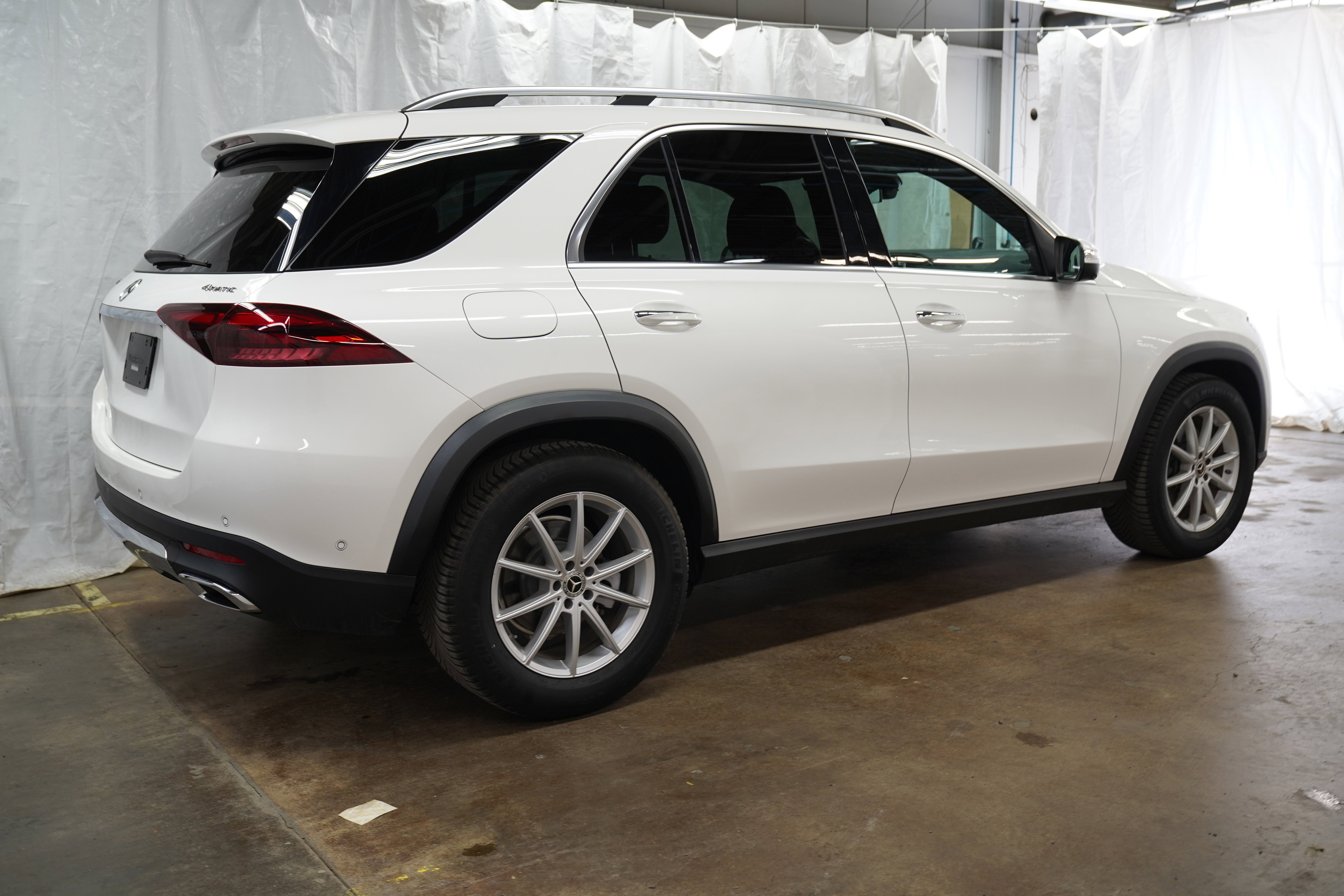 Used 2024 Mercedes-Benz GLE 350 4MATIC image 3