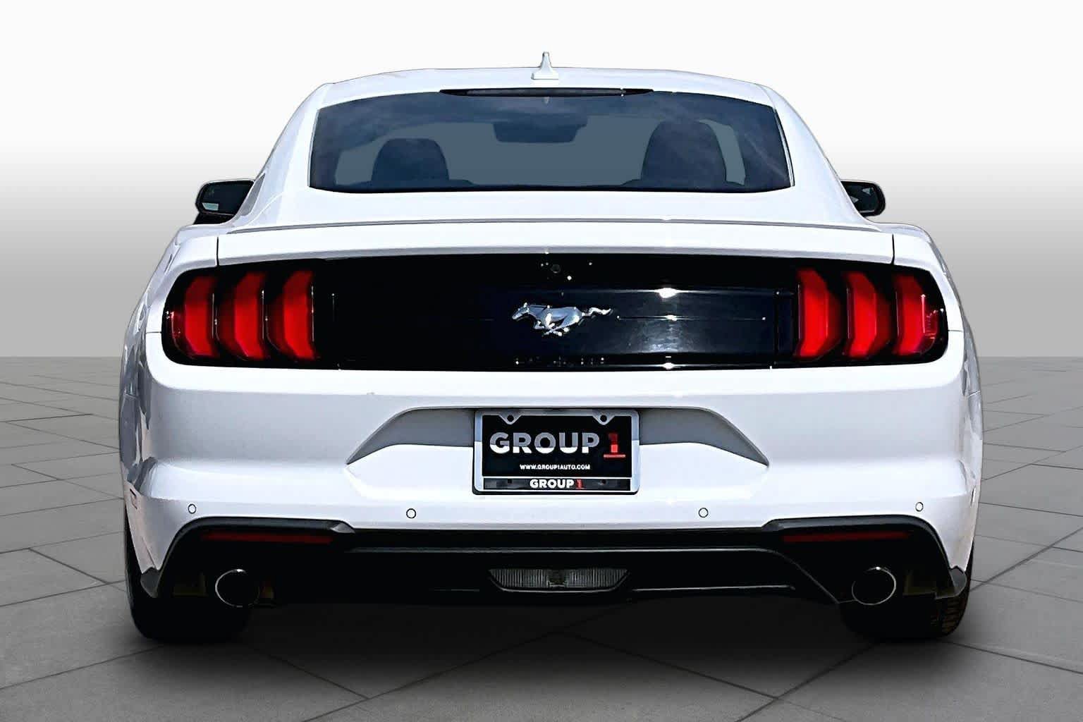 Used 2022 Ford Mustang Premium RWD image 5