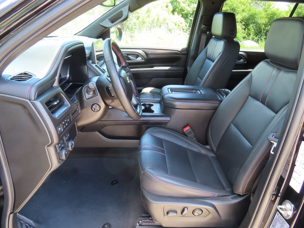 Certified 2024 Chevrolet Suburban RST w/ Luxury Package AWD/4WD image 26