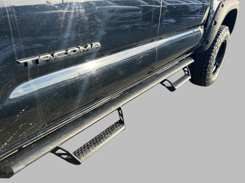 Used 2020 Toyota Tacoma TRD Off-Road image 12