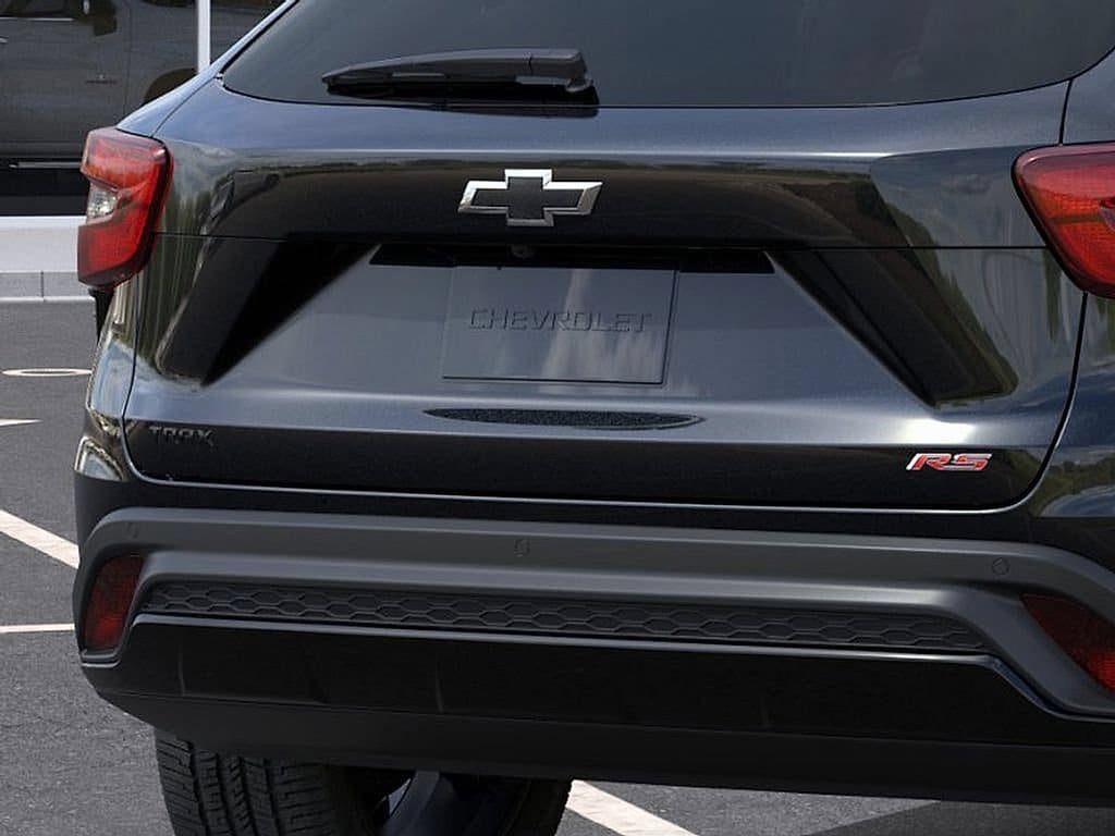 New 2026 Chevrolet Trax RS w/ Sunroof Package FWD image 14