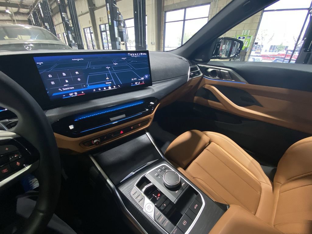 Used 2025 BMW 430i Convertible w/ Premium Package image 8