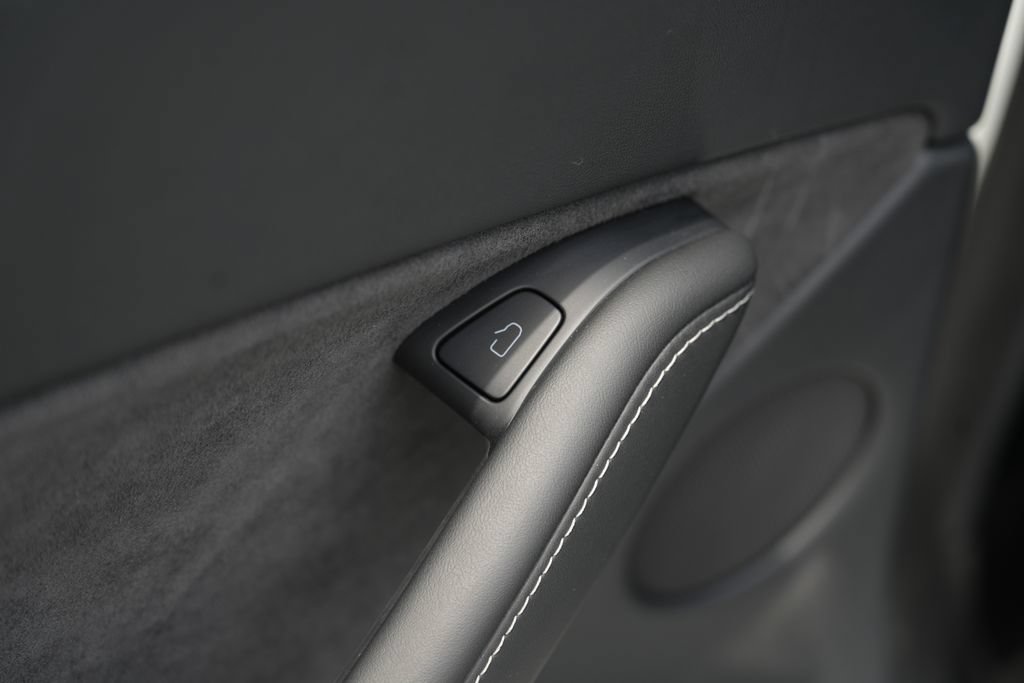 Used 2023 Tesla Model Y AWD image 27