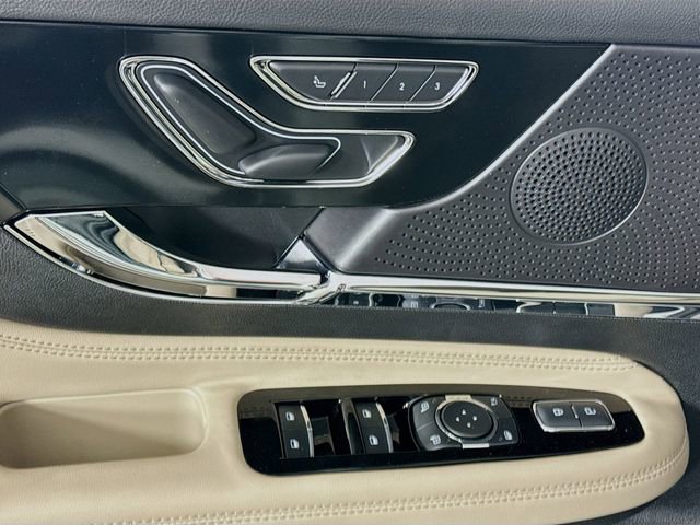 New 2026 Lincoln Corsair Premiere w/ Rear Removable Package Tray FWD image 18