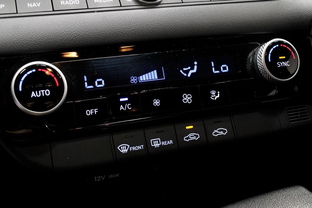 Used 2024 Hyundai Elantra SEL FWD image 31