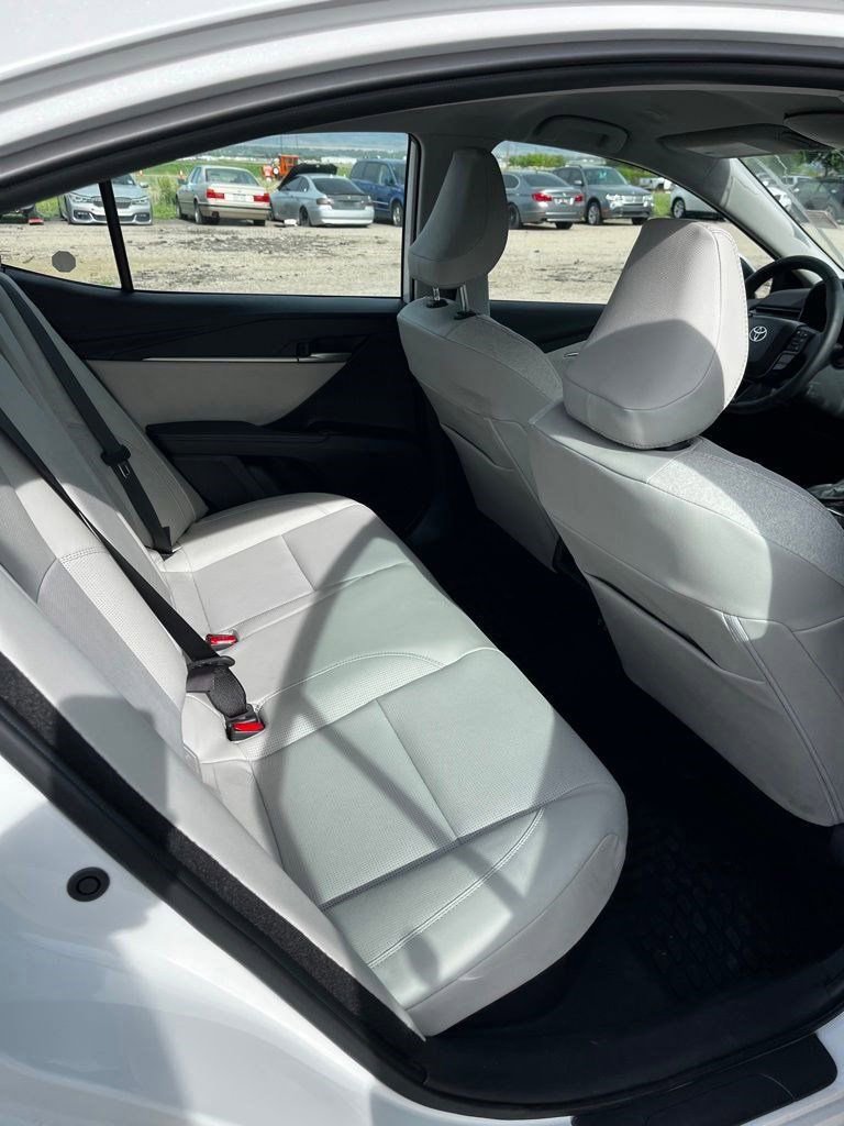 Used 2026 Toyota Camry XLE AWD/4WD image 12
