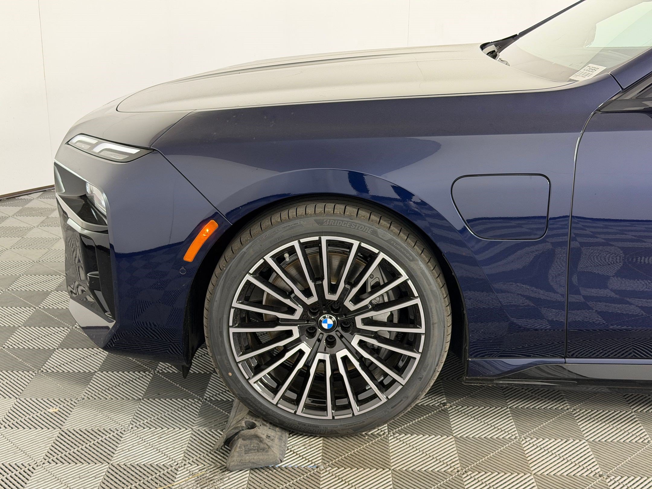 Used 2026 BMW 750e xDrive AWD/4WD image 11