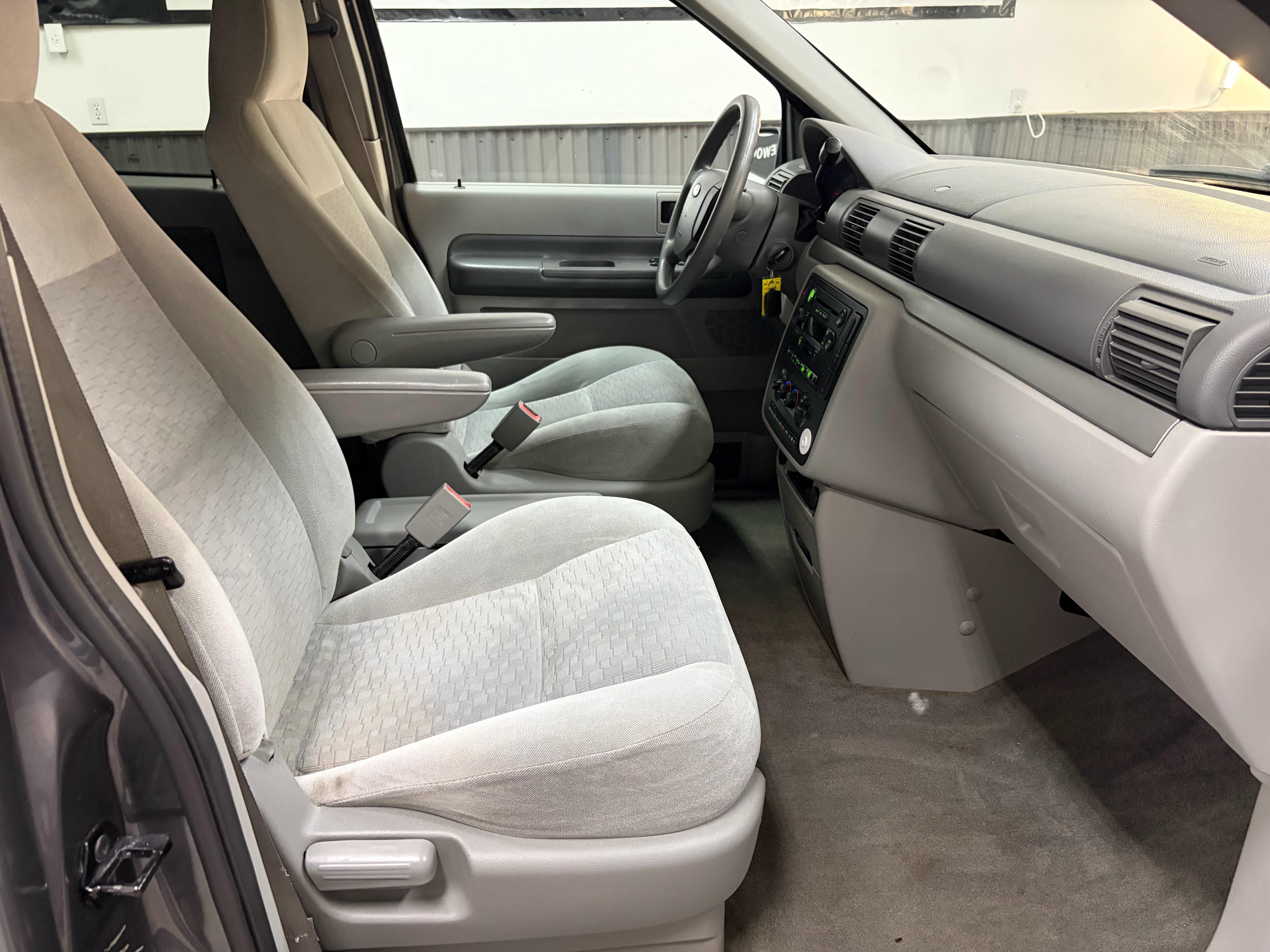 Used 2005 Ford Freestar SE FWD image 19