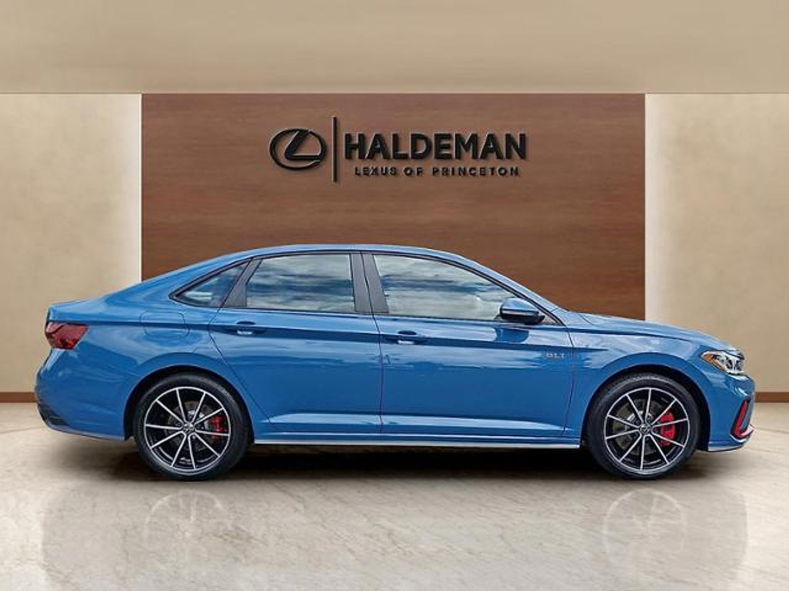 Used 2025 Volkswagen Jetta GLI Autobahn FWD image 7