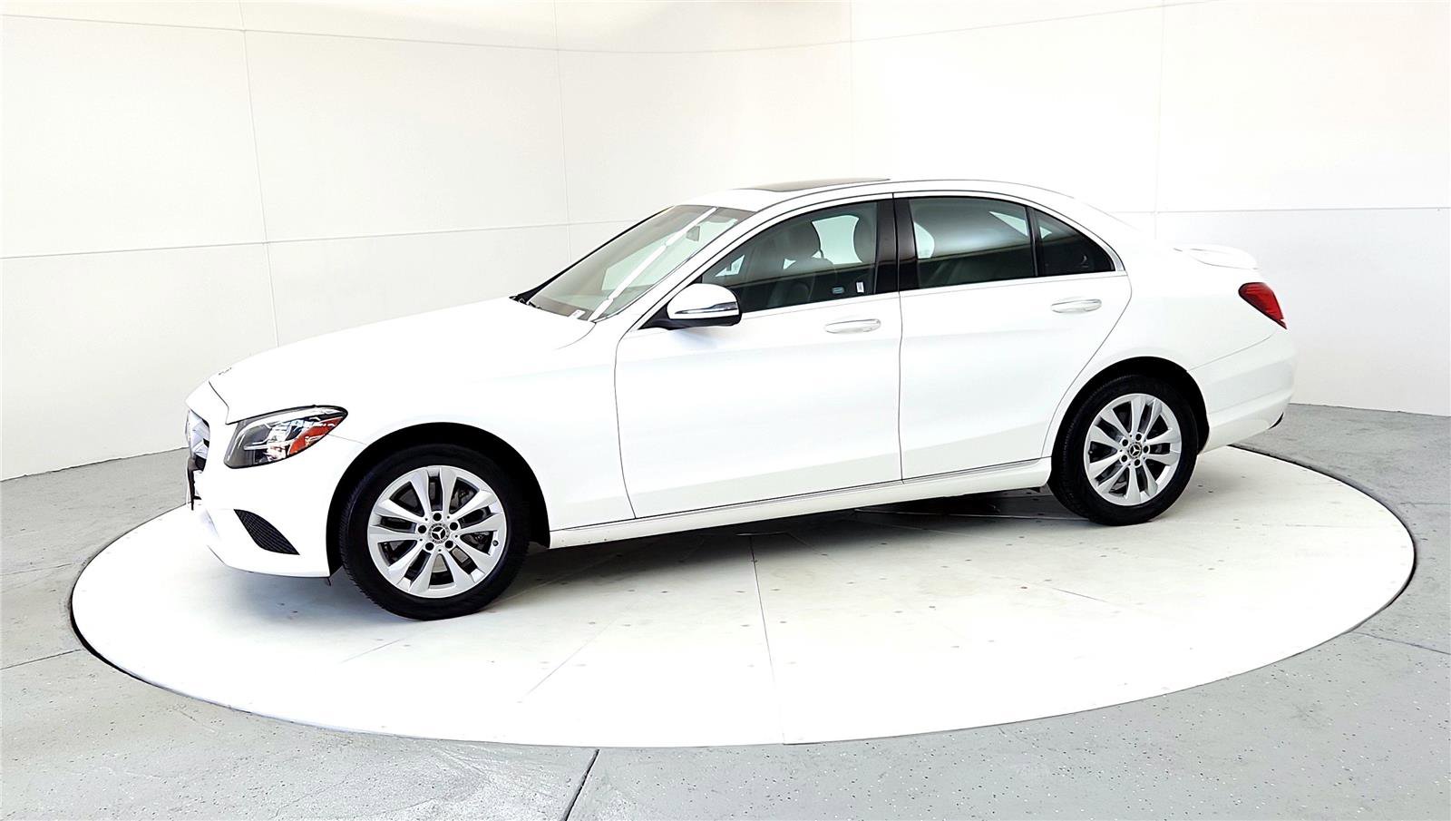 Used 2019 Mercedes-Benz C 300 4MATIC Sedan image 4