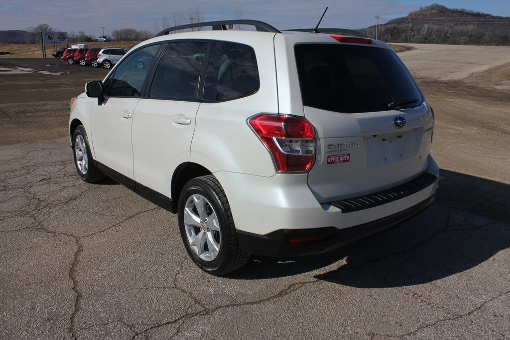 Used 2015 Subaru Forester 2.5i Premium w/ All-Weather Package AWD/4WD image 8