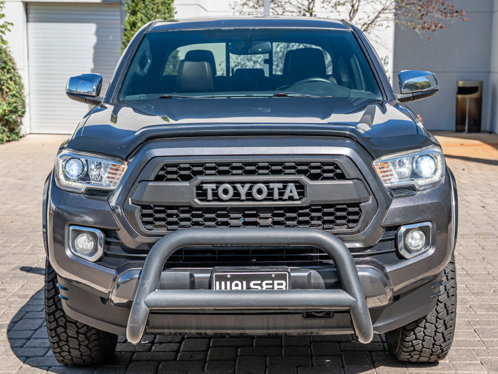 Used 2016 Toyota Tacoma Limited w/ Towing Package AWD/4WD image 2