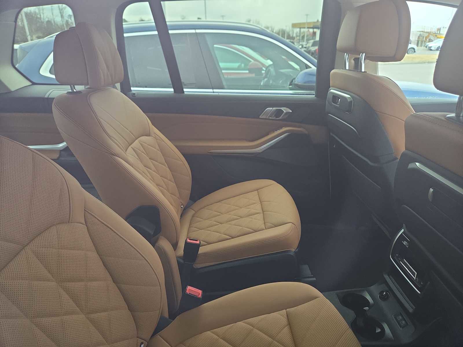 Used 2023 BMW X7 xDrive40i w/ Premium Package image 12
