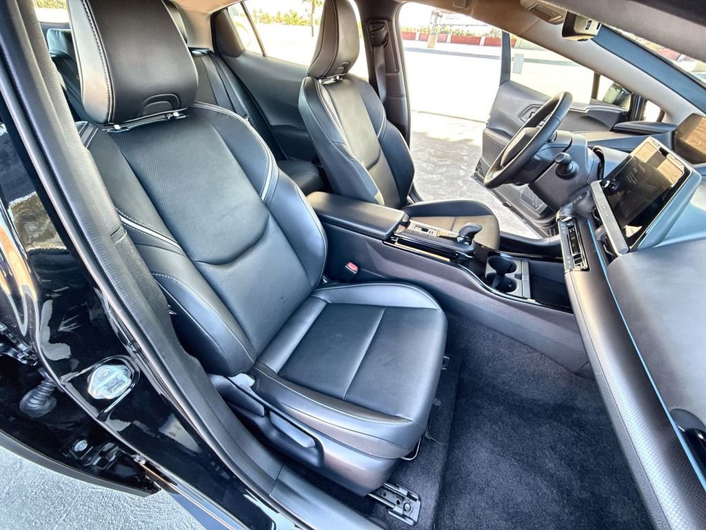 Used 2025 Toyota Prius XLE image 27