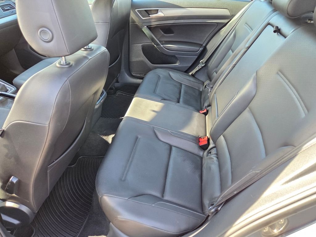 Used 2015 Volkswagen Golf S FWD image 14