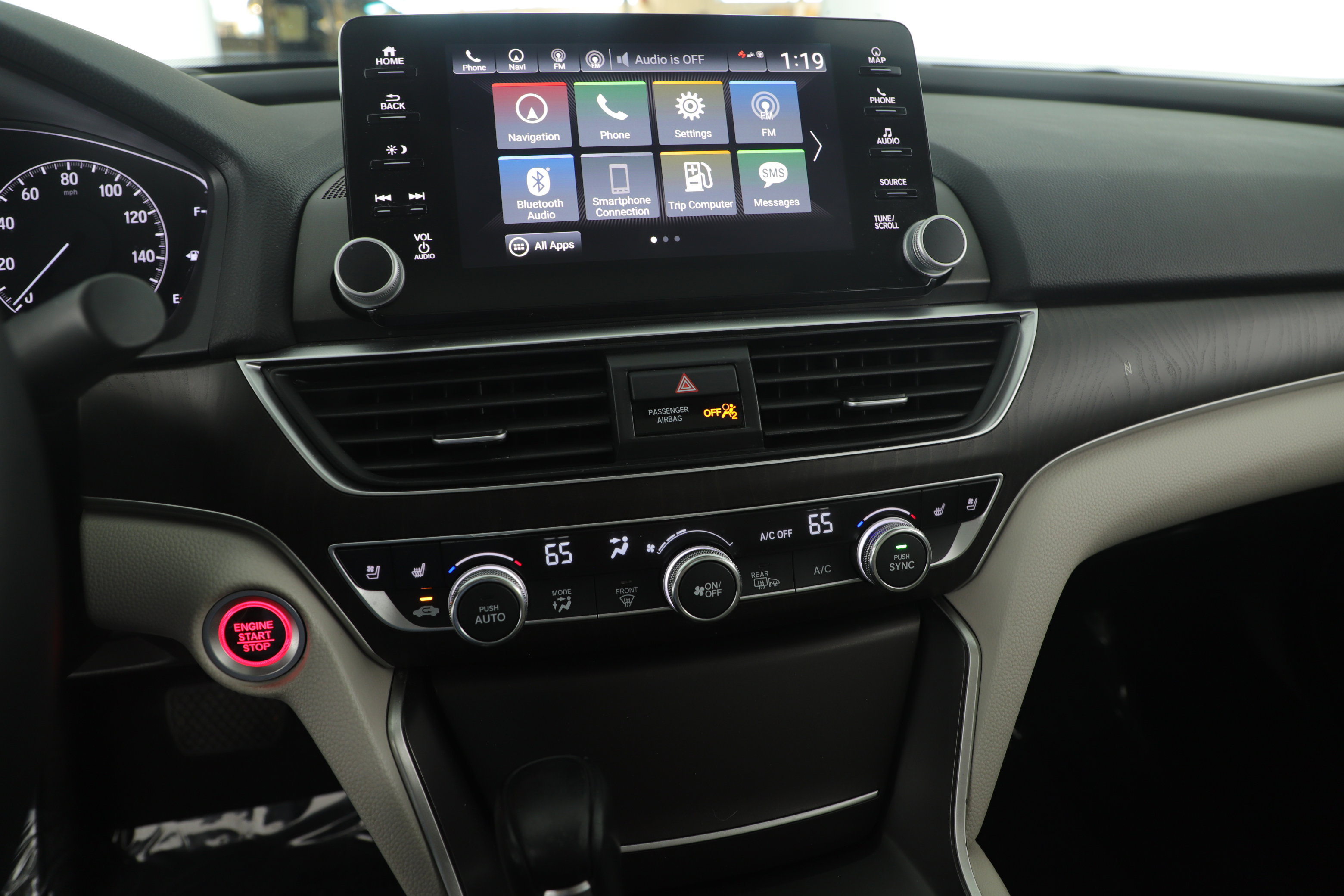 Used 2018 Honda Accord Touring image 14