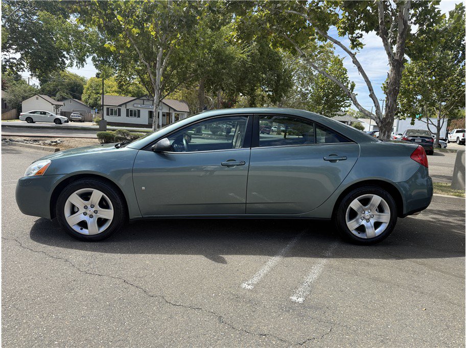 Used 2009 Pontiac G6 Sedan FWD image 2