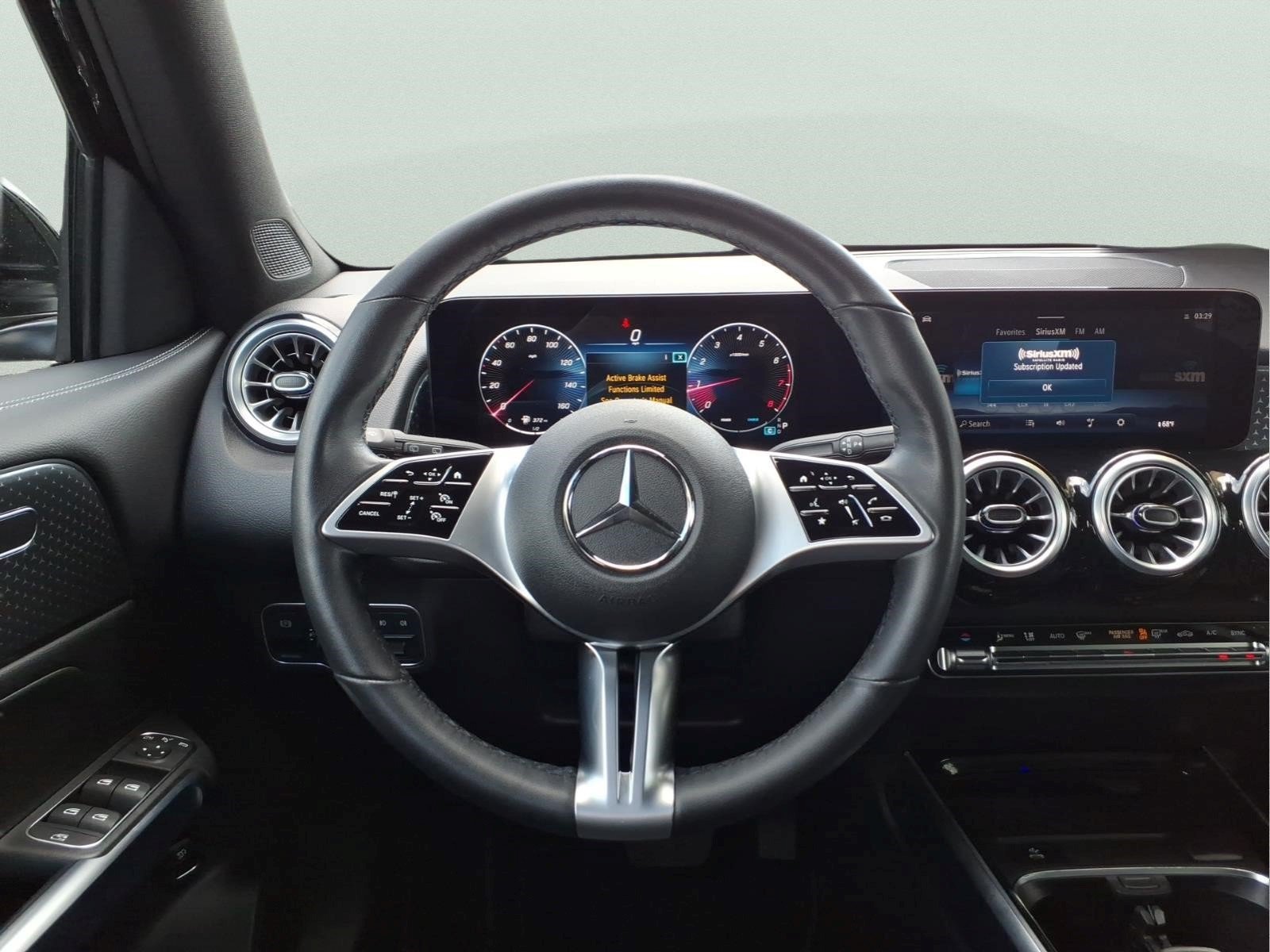 Certified 2025 Mercedes-Benz GLB 250 4MATIC image 14