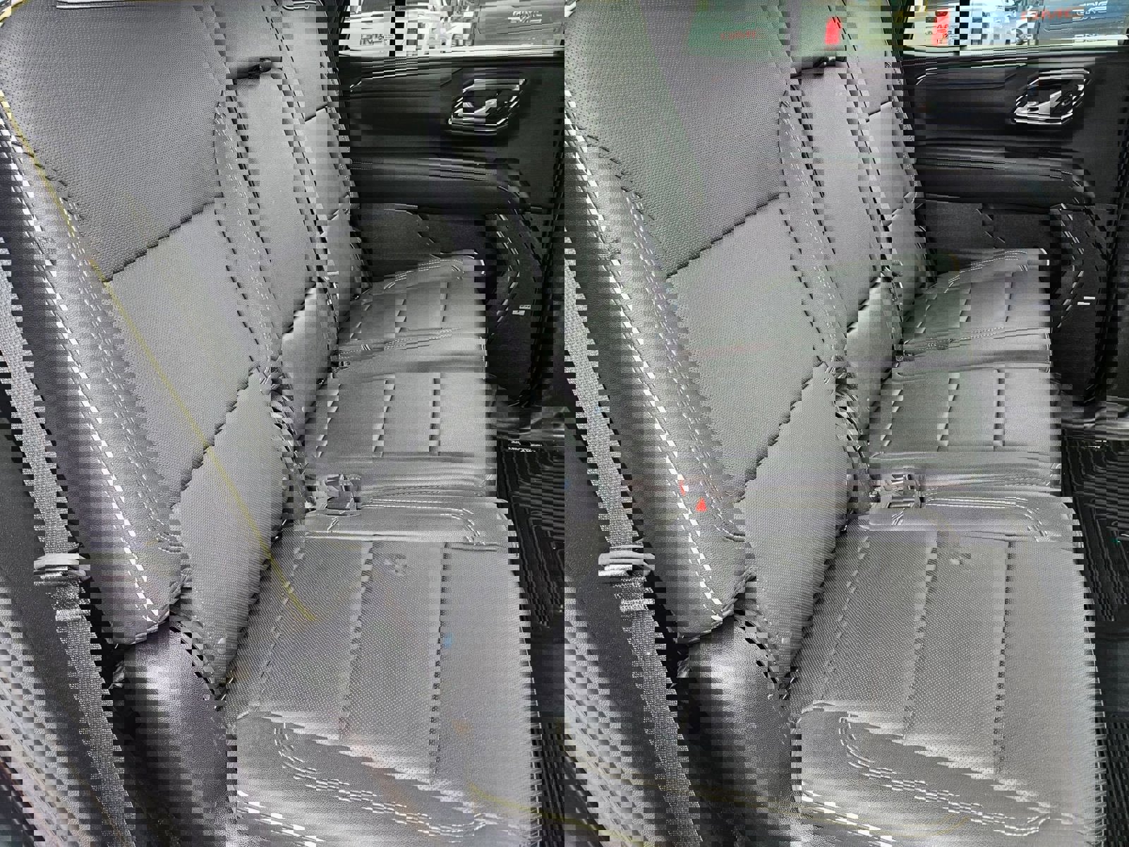 Used 2024 GMC Yukon SLT image 27