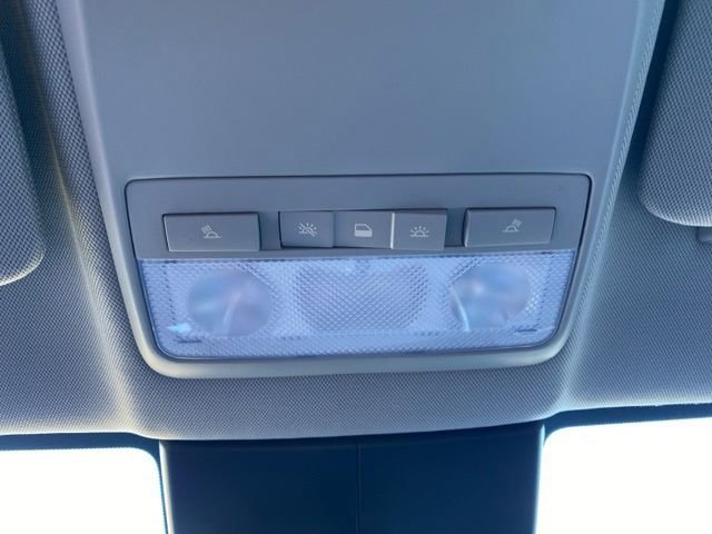 Used 2020 Chevrolet Trax LT w/ LT Convenience Package image 16