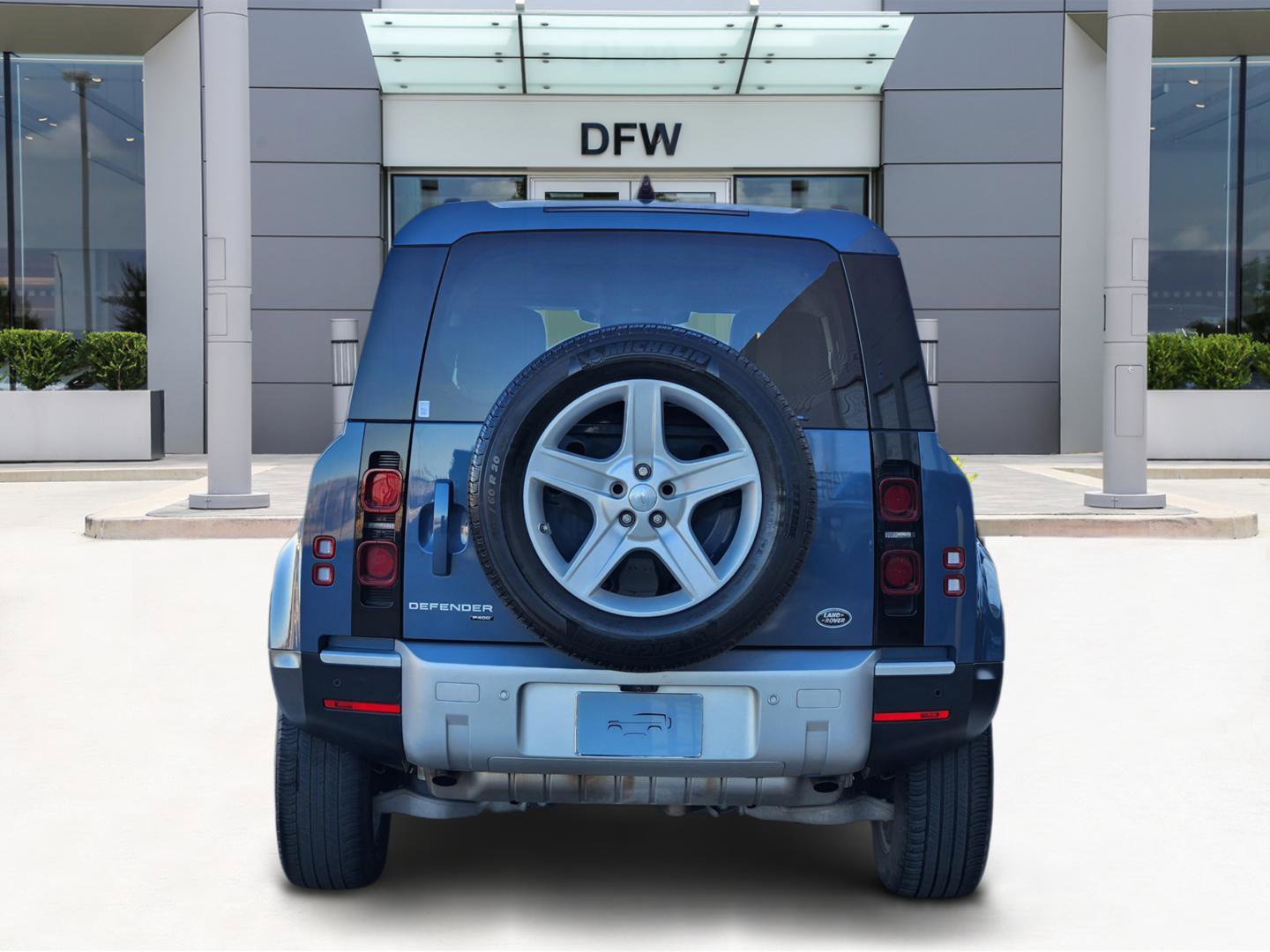 Used 2021 Land Rover Defender 110 SE image 6