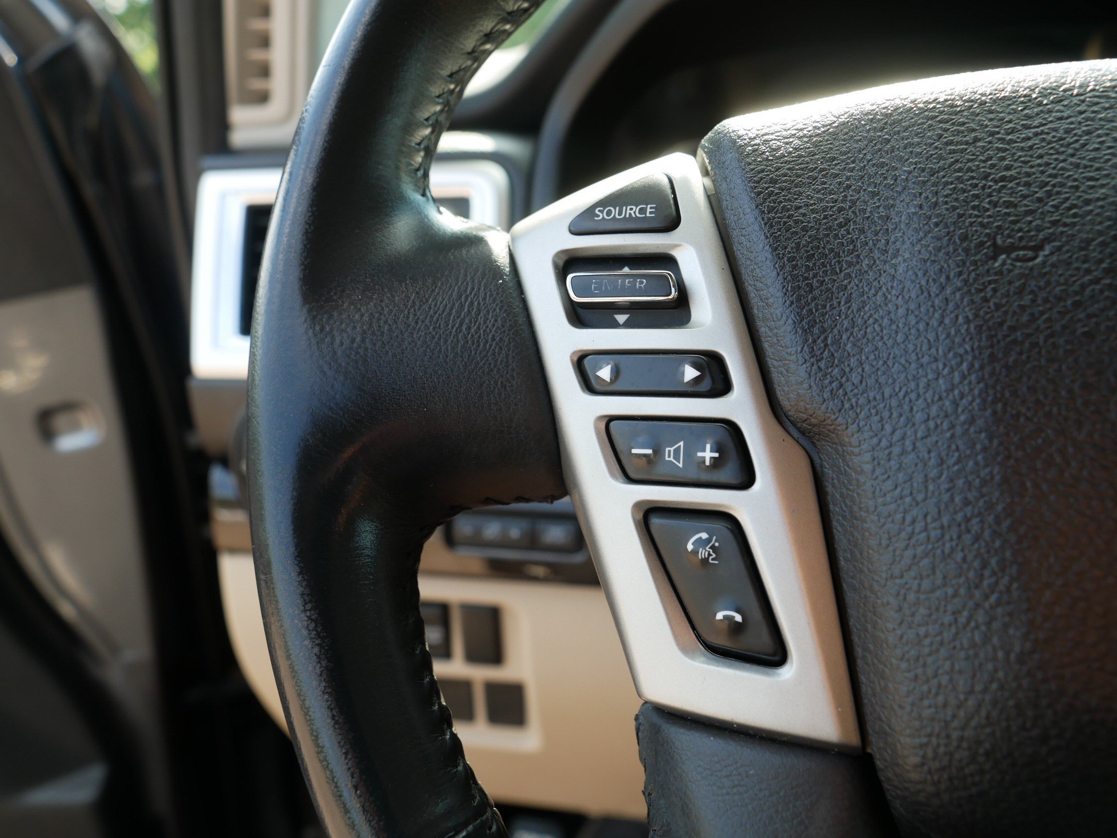 Certified 2017 Nissan Titan SV RWD image 28