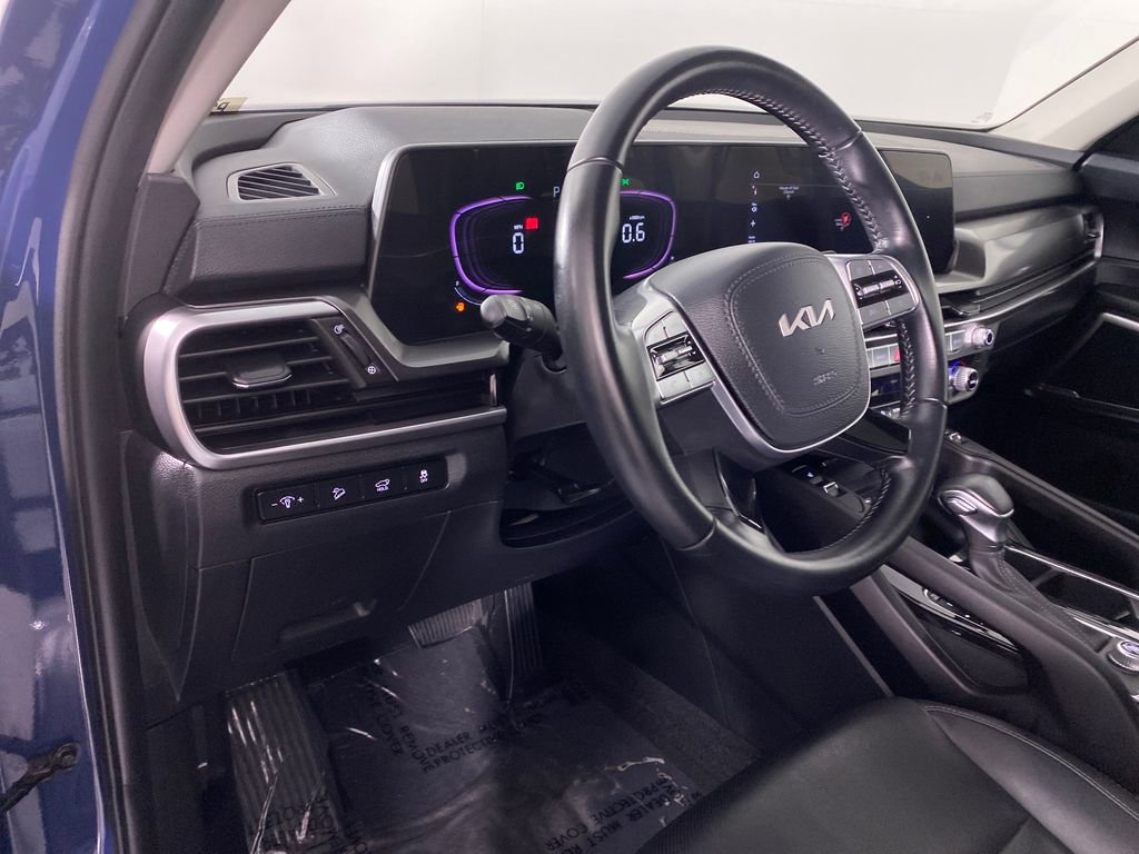 Used 2025 Kia Telluride S image 11