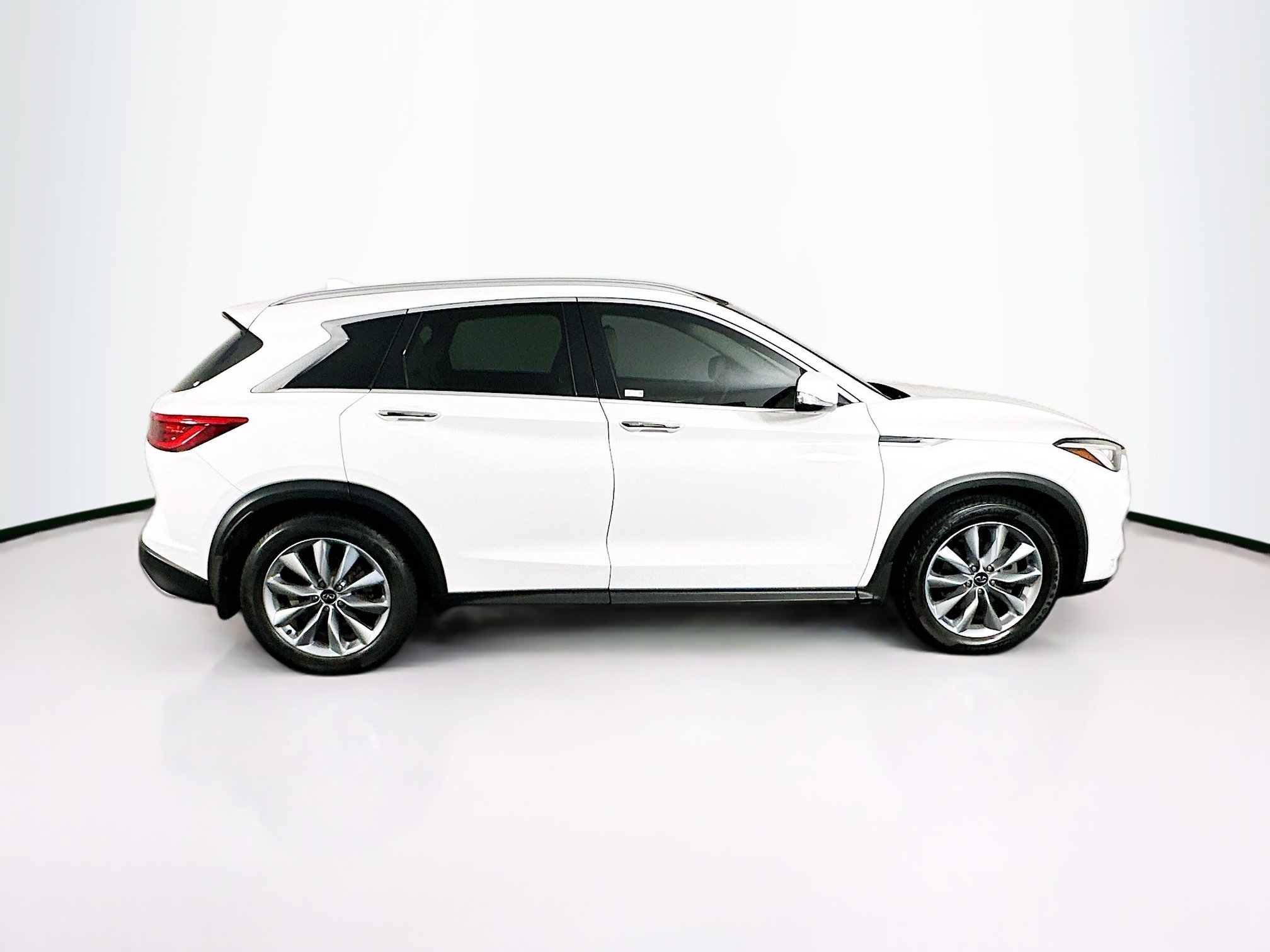 Used 2020 INFINITI QX50 Luxe w/ Navigation Package FWD image 10