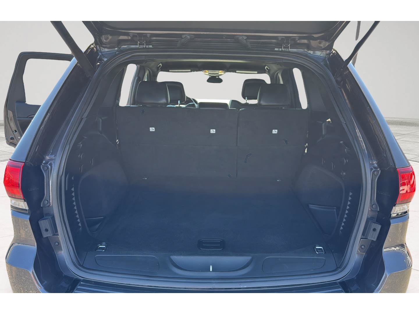 Certified 2018 Jeep Grand Cherokee Altitude AWD/4WD image 27