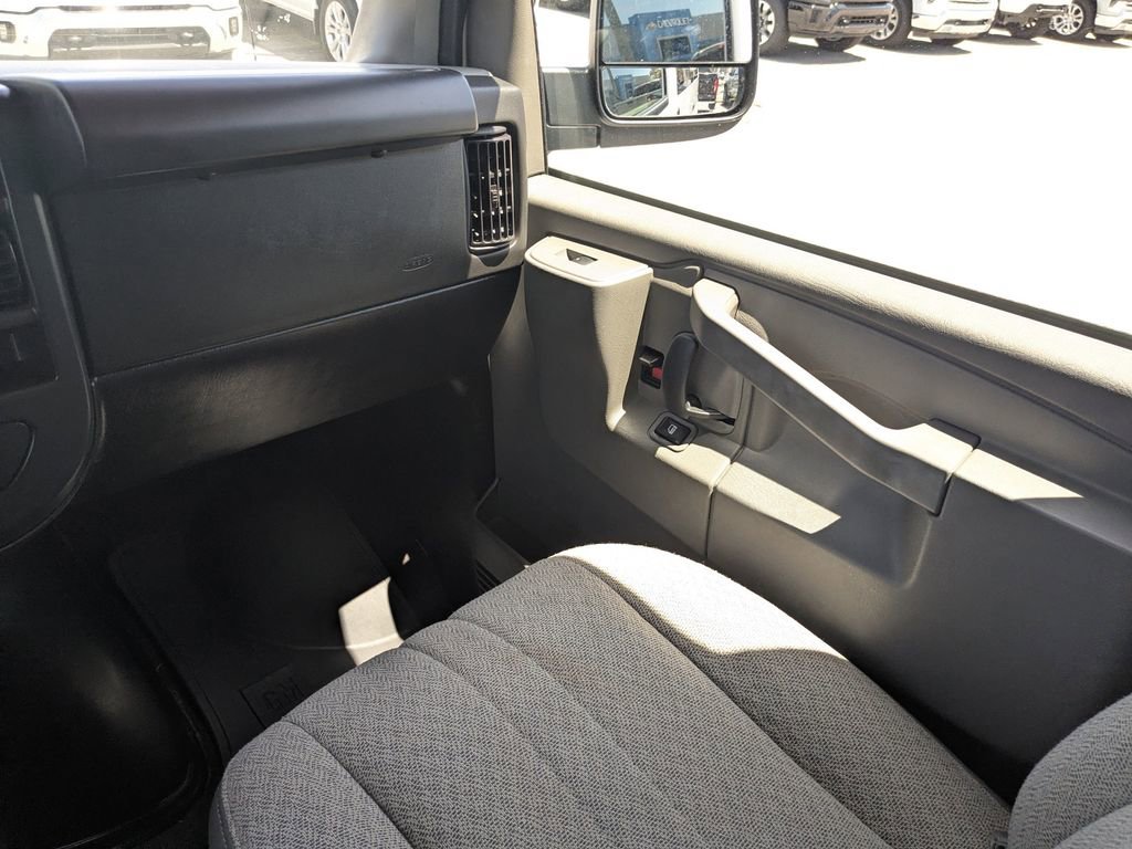 Certified 2024 Chevrolet Express 3500 LT w/ LT Preferred Equipment Group RWD image 17