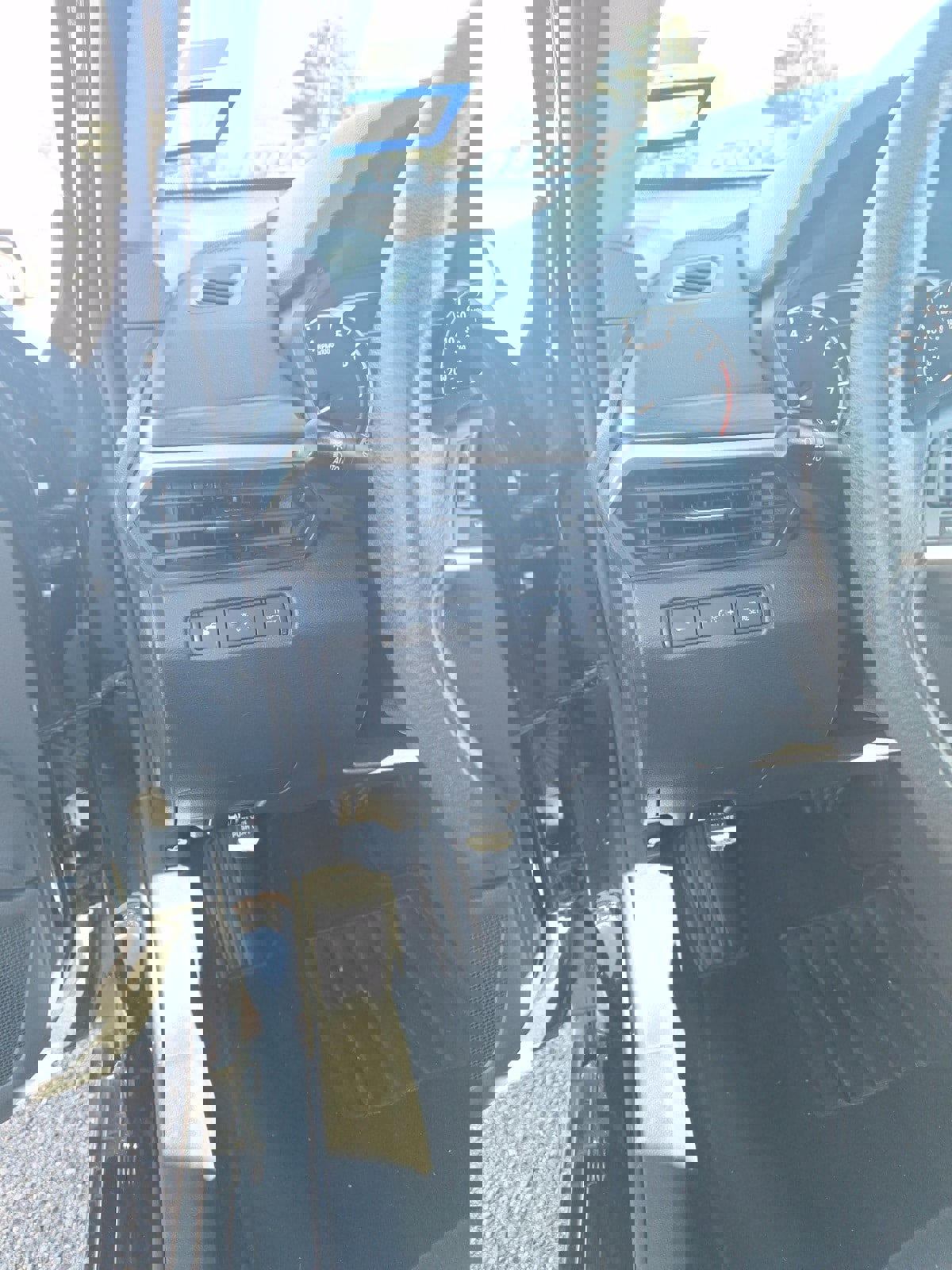 Used 2024 Nissan Altima 2.5 SV image 10