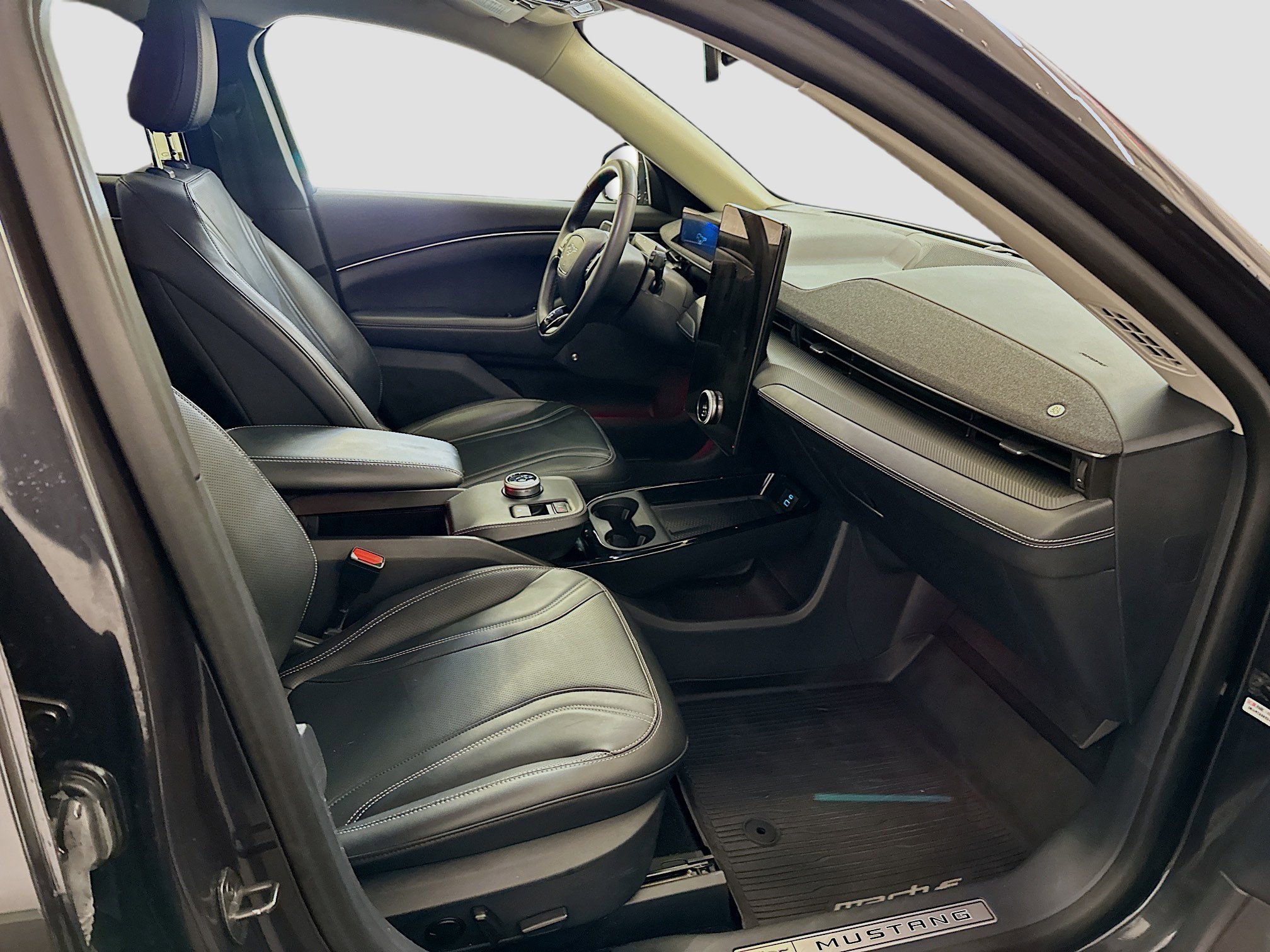 Used 2022 Ford Mustang Mach-E Premium image 34