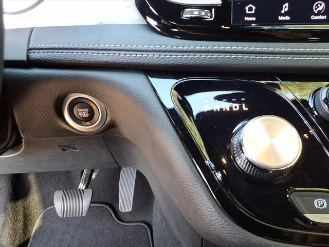 Used 2024 Chrysler Pacifica Limited image 14