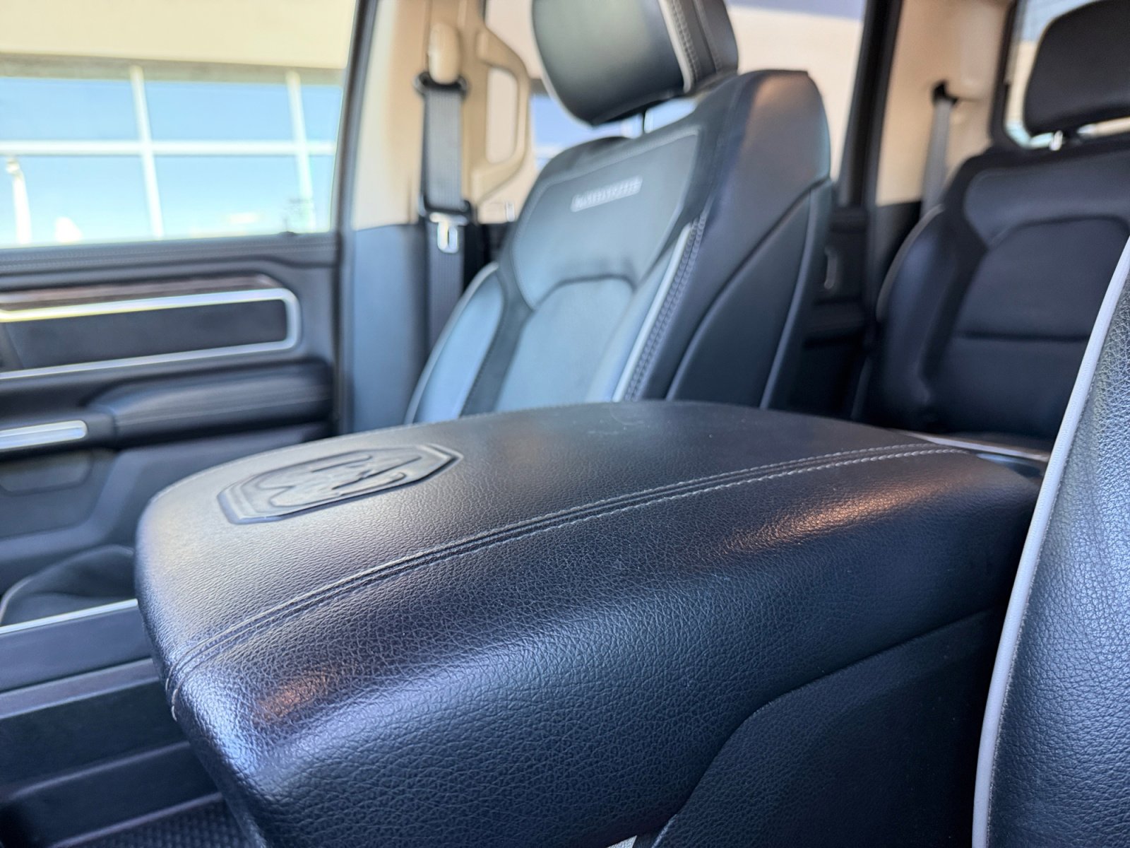 Used 2020 RAM 1500 Laramie AWD/4WD image 15