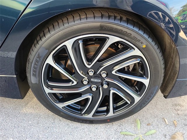 Used 2020 Lincoln MKZ Reserve image 8