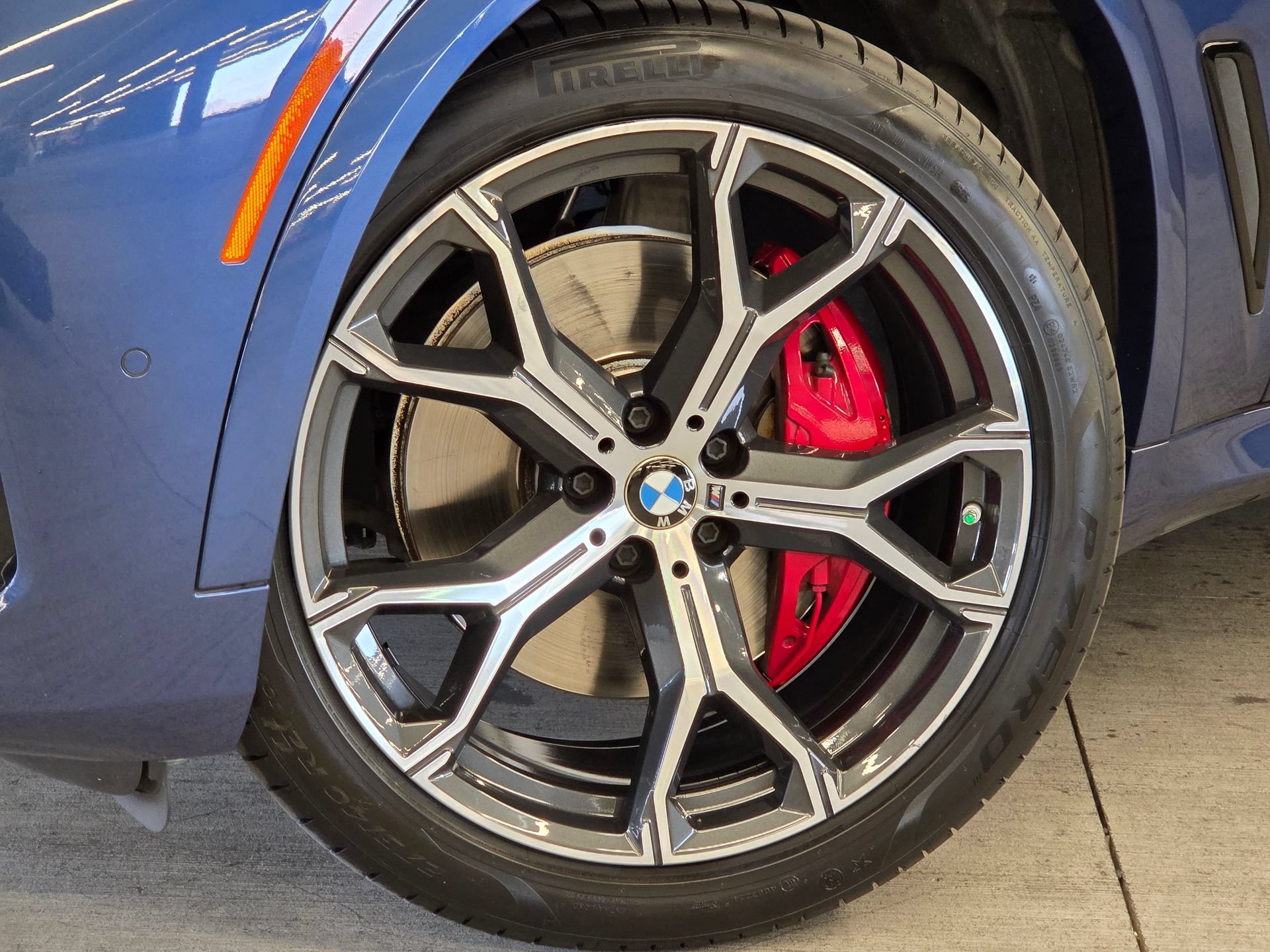 Used 2023 BMW X5 xDrive40i w/ M Sport Package AWD/4WD image 24