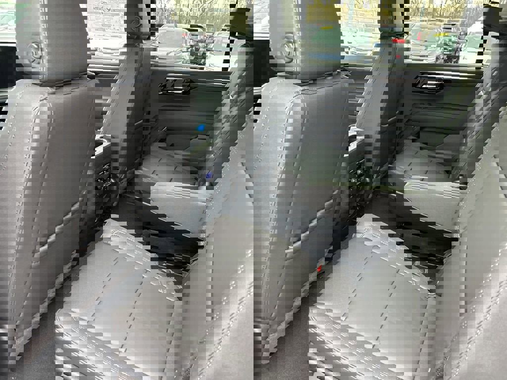 New 2026 Chevrolet Suburban Z71 w/ Comfort Package image 28