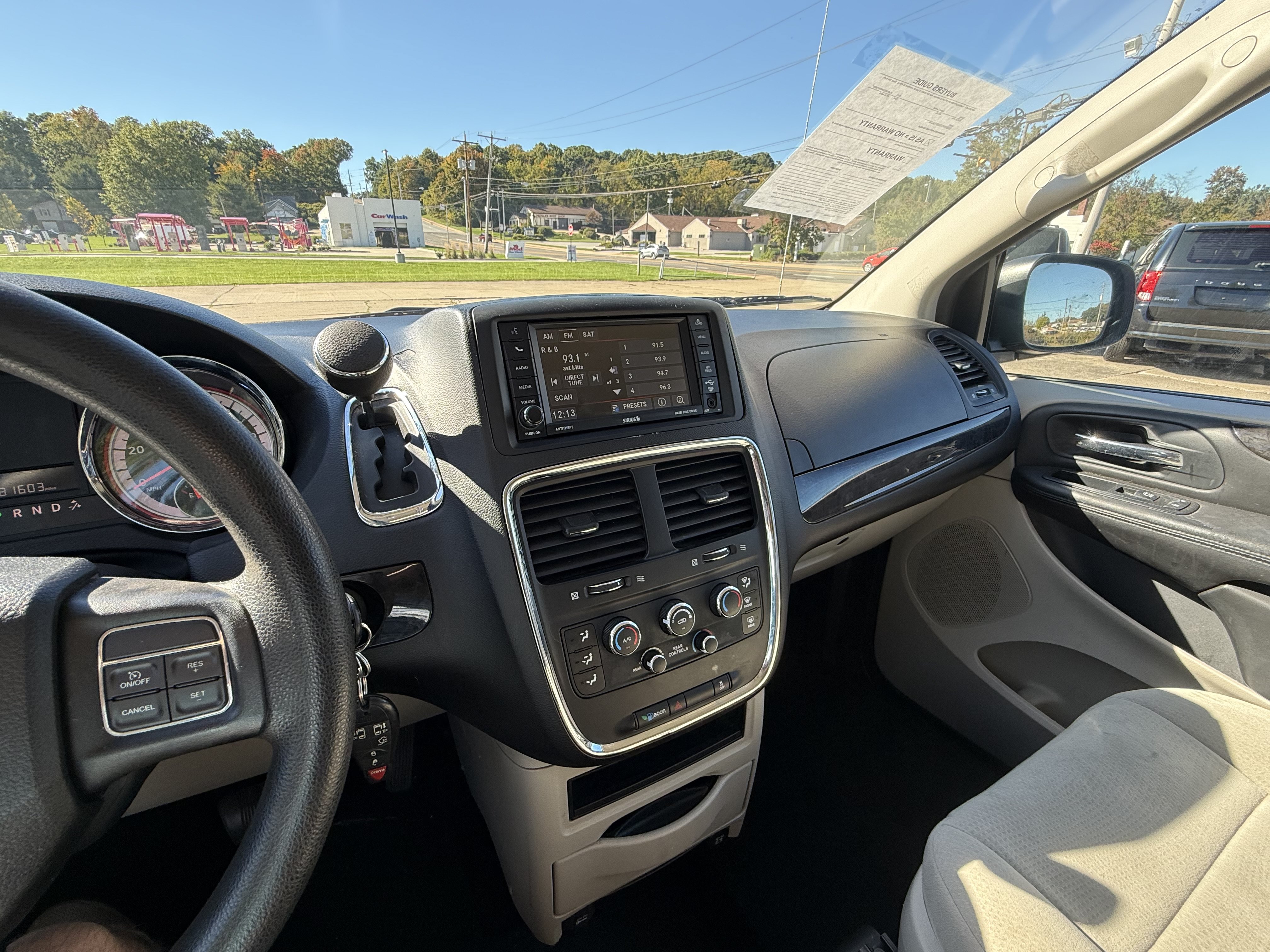 Used 2013 Dodge Grand Caravan SXT FWD image 15